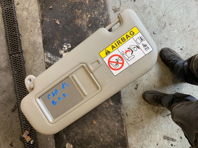 bontott KIA CARENS Bal Napellenző