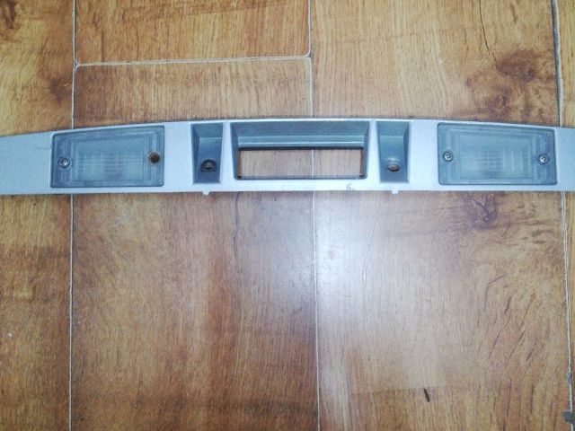 bontott KIA CARENS Csomagtérajtó Díszléc