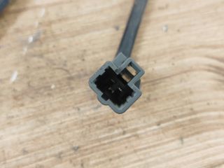 bontott KIA CARENS Csomagtérajtó Díszléc