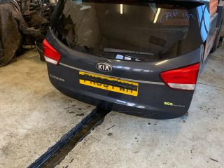 bontott KIA CARENS Csomagtérajtó (Részeivel)