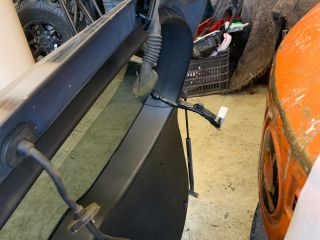 bontott KIA CARENS Csomagtérajtó (Részeivel)