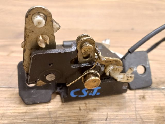 bontott KIA CARENS Csomagtérajtó Zárszerkezet