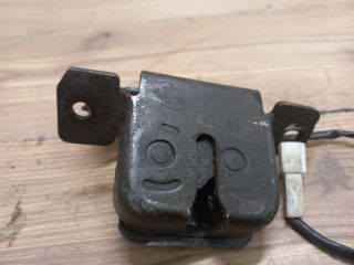 bontott KIA CARENS Csomagtérajtó Zárszerkezet