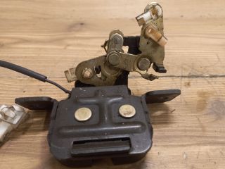 bontott KIA CARENS Csomagtérajtó Zárszerkezet