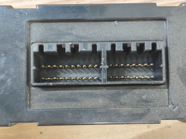 bontott KIA CARENS Elektronika (Magában)