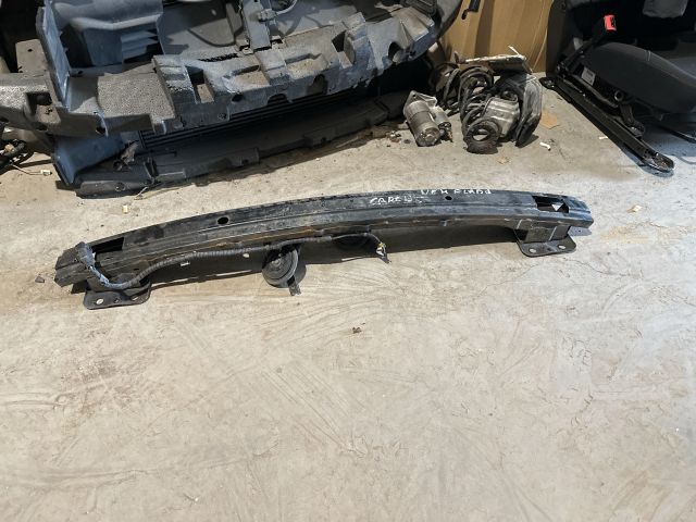 bontott KIA CARENS Első Lökhárító Merevítő (Fém)