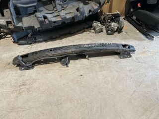 bontott KIA CARENS Első Lökhárító Merevítő (Fém)