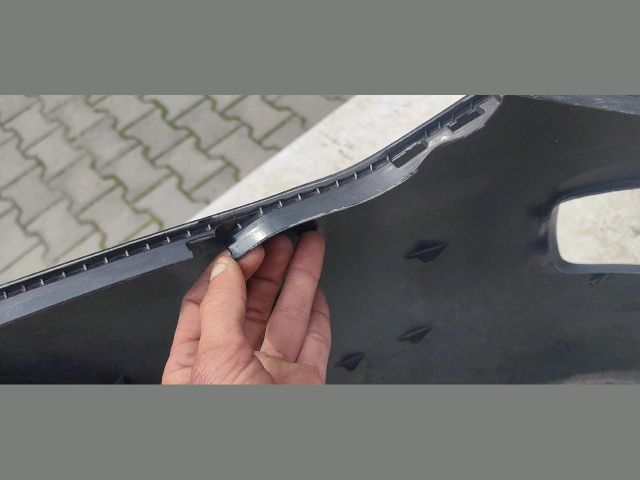 bontott KIA CARENS Első Lökhárító (Üresen)