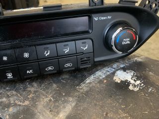 bontott KIA CARENS Fűtéskapcsoló (digit klímás)