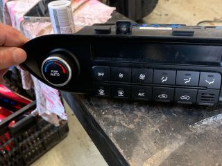 bontott KIA CARENS Fűtéskapcsoló (digit klímás)