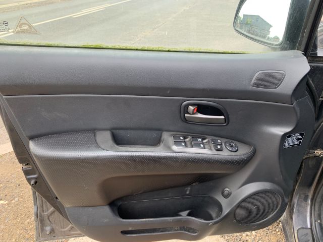 bontott KIA CARENS Fűtéskapcsoló (digit klímás)