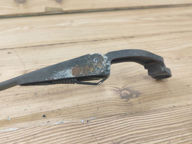 bontott KIA CARENS Hátsó Ablaktörlő Kar