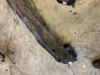 bontott KIA CARENS Hátsó középső Lökhárító Tartó (Műanyag)