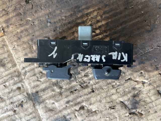 bontott KIA CARENS Jobb első Ablakemelő Kapcsoló