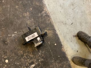 bontott KIA CARENS Jobb első Ablakemelő Kapcsoló