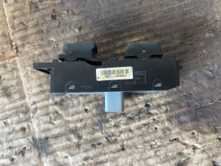 bontott KIA CARENS Jobb első Ablakemelő Kapcsoló