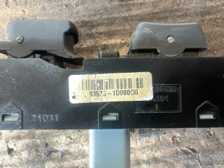 bontott KIA CARENS Jobb első Ablakemelő Kapcsoló