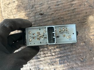 bontott KIA CARENS Jobb első Ablakemelő Kapcsoló