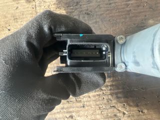 bontott KIA CARENS Jobb első Ablakemelő Motor