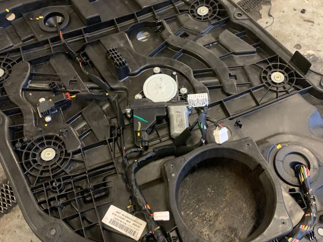 bontott KIA CARENS Jobb első Ablakemelő Szerkezet (Elektromos)