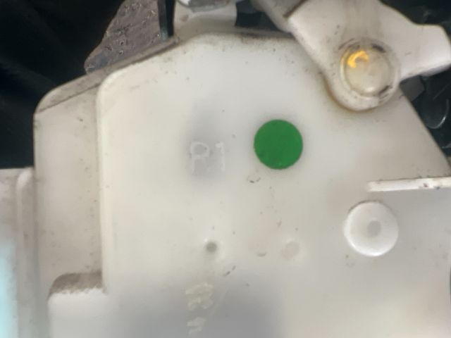 bontott KIA CARENS Jobb első Ajtózár