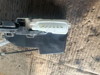 bontott KIA CARENS Jobb első Ajtózár