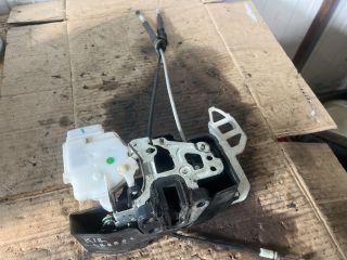 bontott KIA CARENS Jobb első Ajtózár