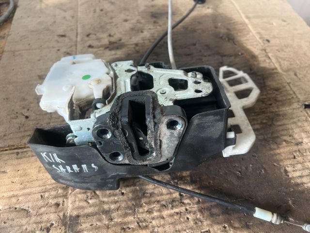 bontott KIA CARENS Jobb első Ajtózár