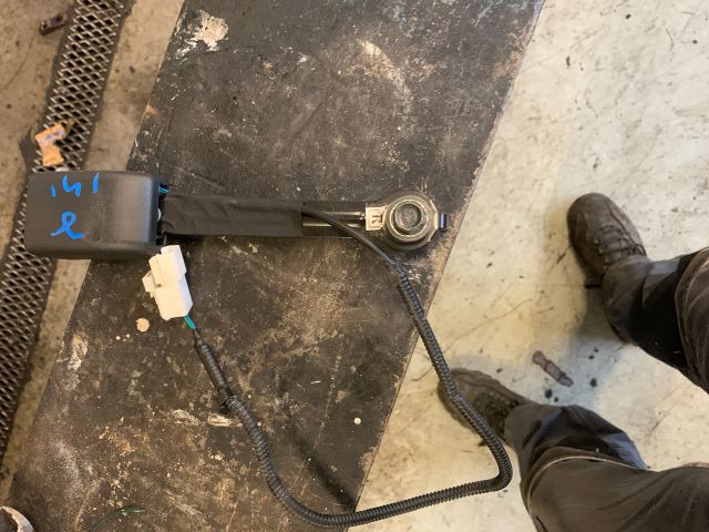 bontott KIA CARENS Jobb első Biztonsági Öv Csat