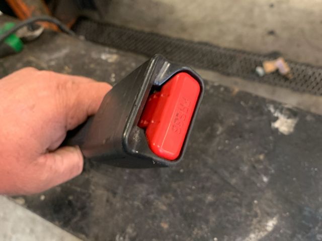 bontott KIA CARENS Jobb első Biztonsági Öv Csat