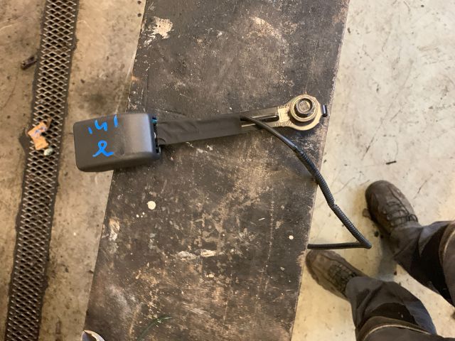 bontott KIA CARENS Jobb első Biztonsági Öv Csat