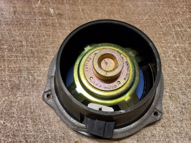 bontott KIA CARENS Jobb első Hangszóró