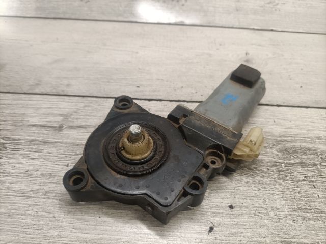 bontott KIA CARENS Jobb hátsó Ablakemelő Motor