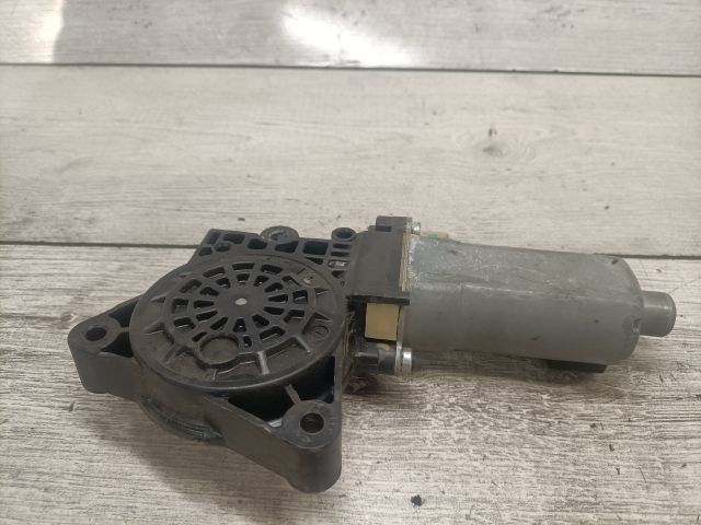 bontott KIA CARENS Jobb hátsó Ablakemelő Motor