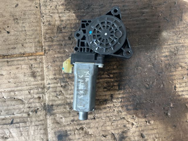 bontott KIA CARENS Jobb hátsó Ablakemelő Motor