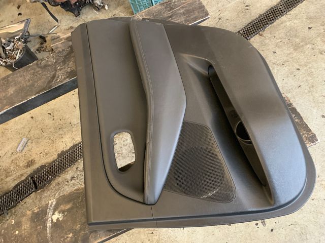 bontott KIA CARENS Jobb hátsó Ajtó Kárpit