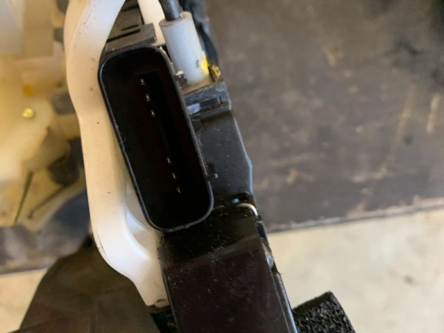 bontott KIA CARENS Jobb hátsó Ajtózár