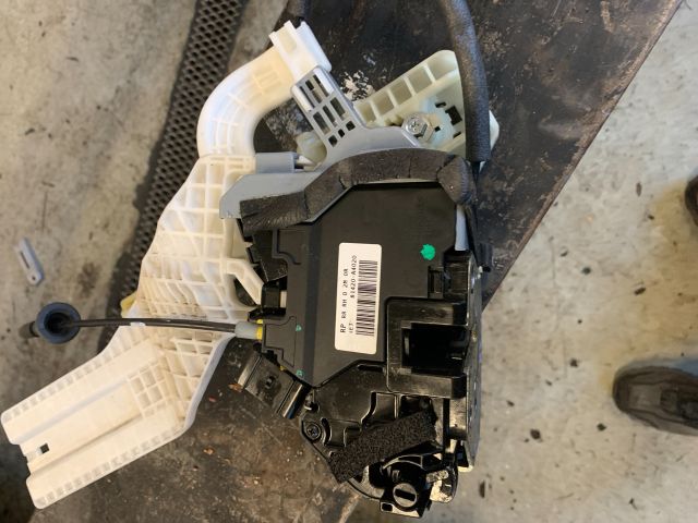 bontott KIA CARENS Jobb hátsó Ajtózár