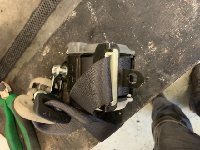 bontott KIA CARENS Jobb hátsó Biztonsági Öv