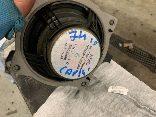 bontott KIA CARENS Jobb hátsó Hangszóró