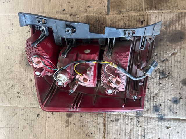 bontott KIA CARENS Jobb Hátsó Lámpa