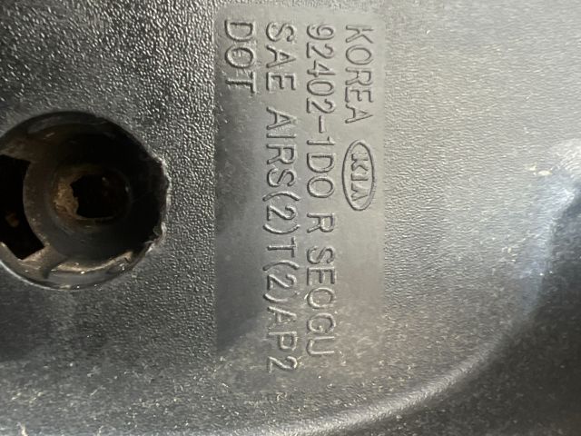 bontott KIA CARENS Jobb Hátsó Lámpa