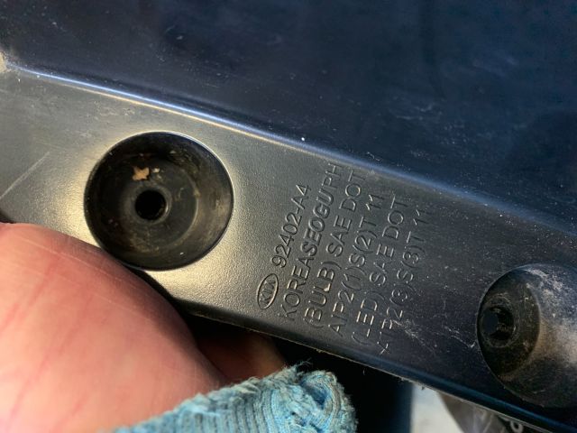 bontott KIA CARENS Jobb Hátsó Lámpa