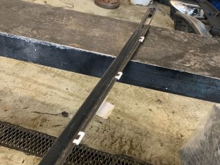 bontott KIA CARENS Jobb hátsó Vízlehúzó Gumicsík