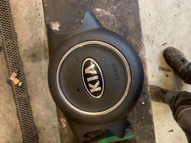 bontott KIA CARENS Kormánylégzsák