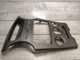 bontott KIA CARENS Középkonzol Keret