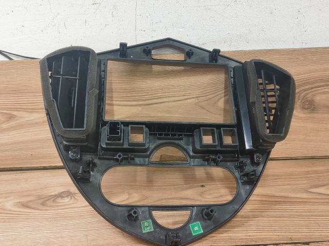 bontott KIA CARENS Középkonzol Keret