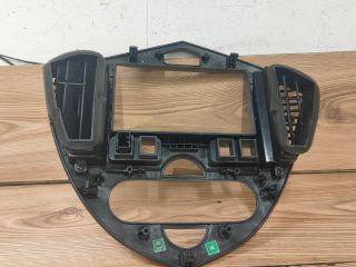 bontott KIA CARENS Középkonzol Keret