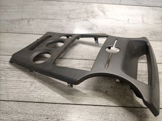 bontott KIA CARENS Középkonzol Keret