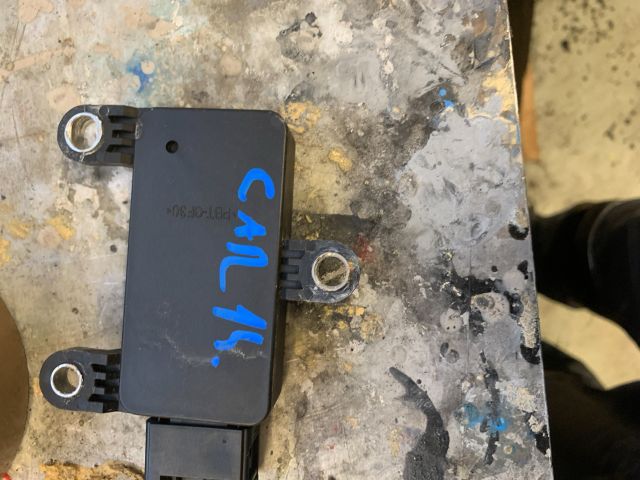 bontott KIA CARENS Központi Ütközés Érzékelő